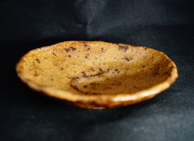 Temmoku mamezara (M) - Détail céramique - Daijobu Pottery