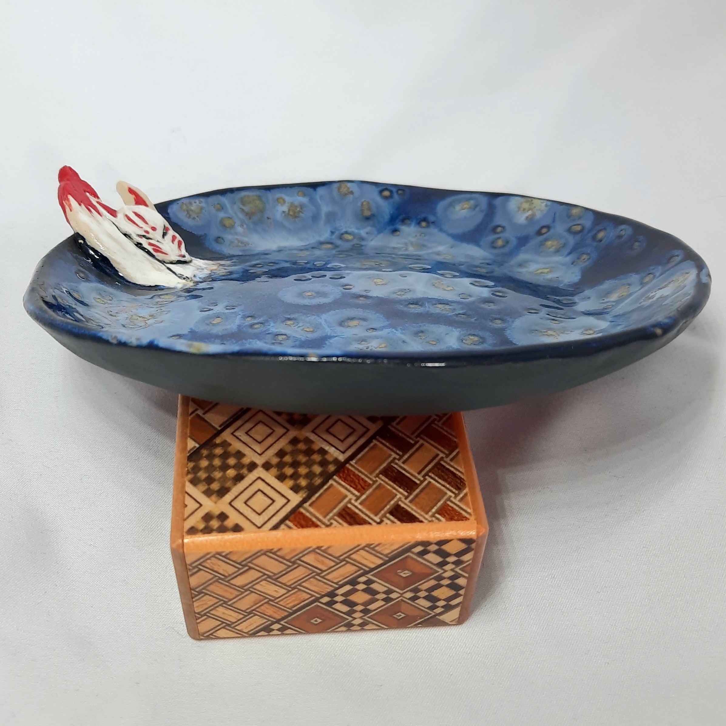 Kitsune plate - Détail céramique - Daijobu Pottery